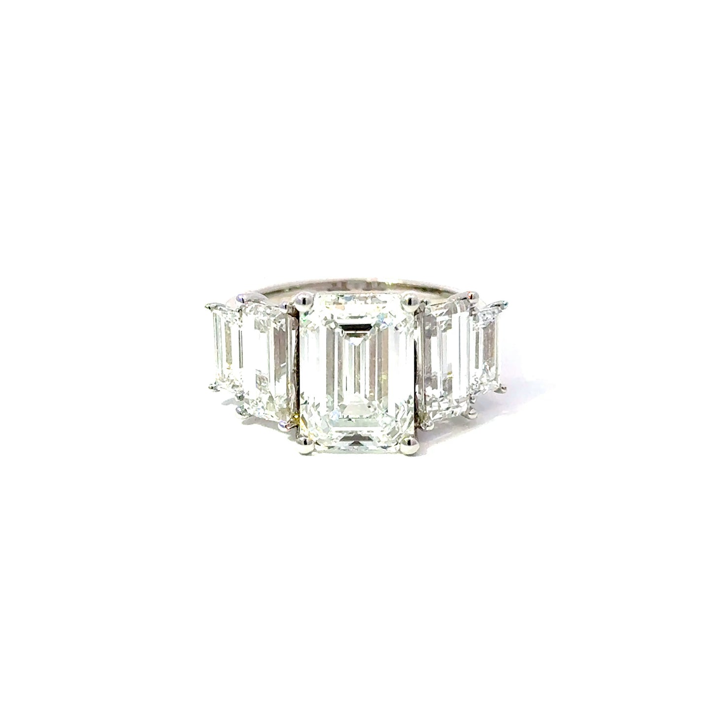 A STATEMENT OF TRUE LUXURY ✨Emerald Lab Grown Diamond 6.9 CT IGI certified Ring