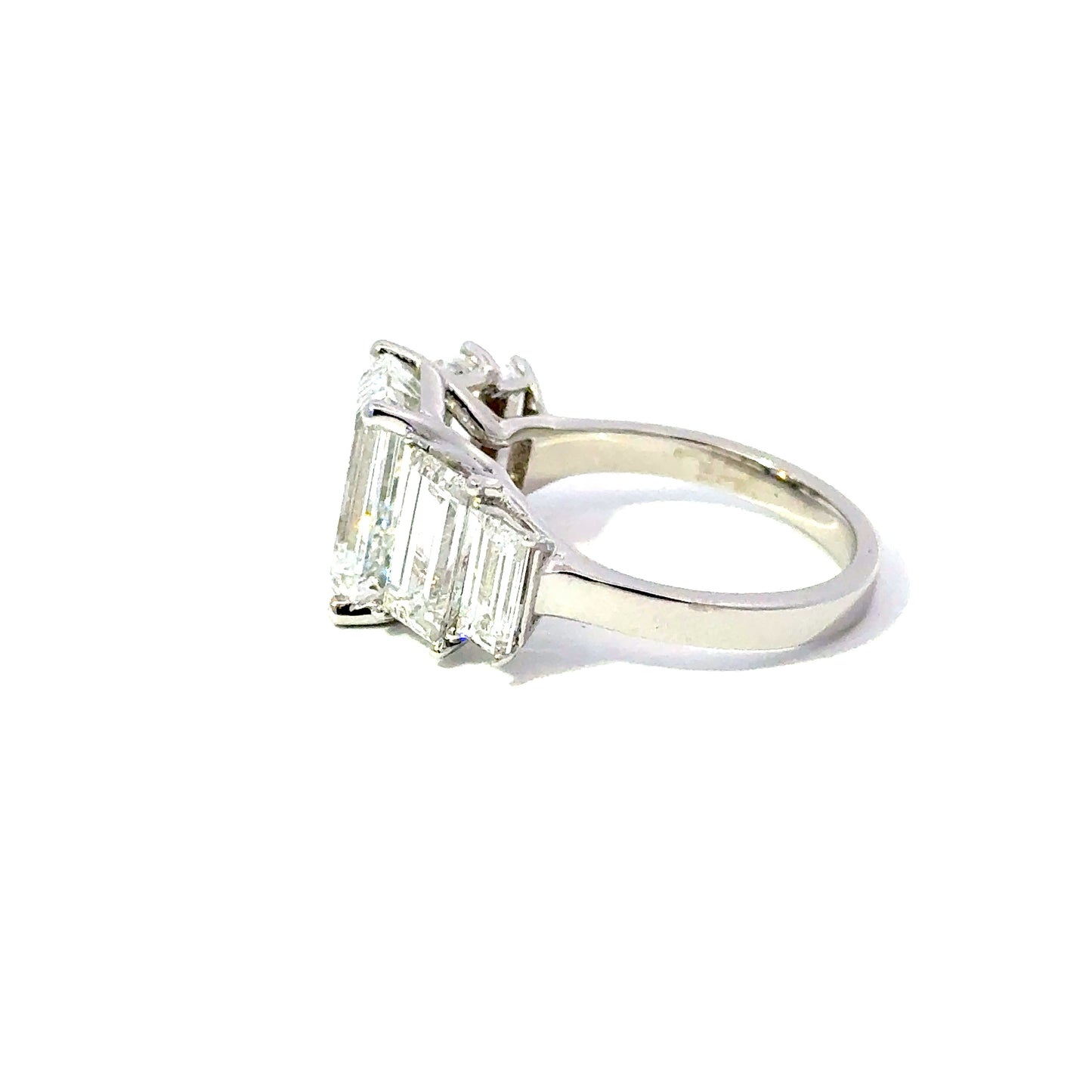 A STATEMENT OF TRUE LUXURY ✨Emerald Lab Grown Diamond  6.9 CT IGI certified Ring