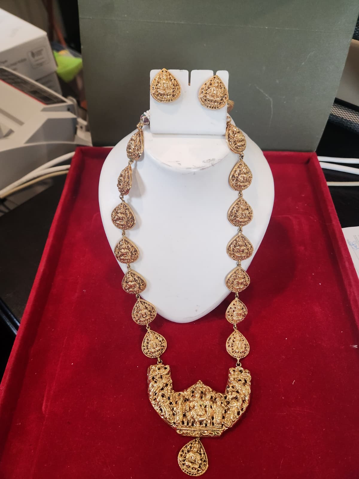 Traditional South Indian Gold-antique Temple Jewelry Set – Lakshmi Motif Long Haar & Studs