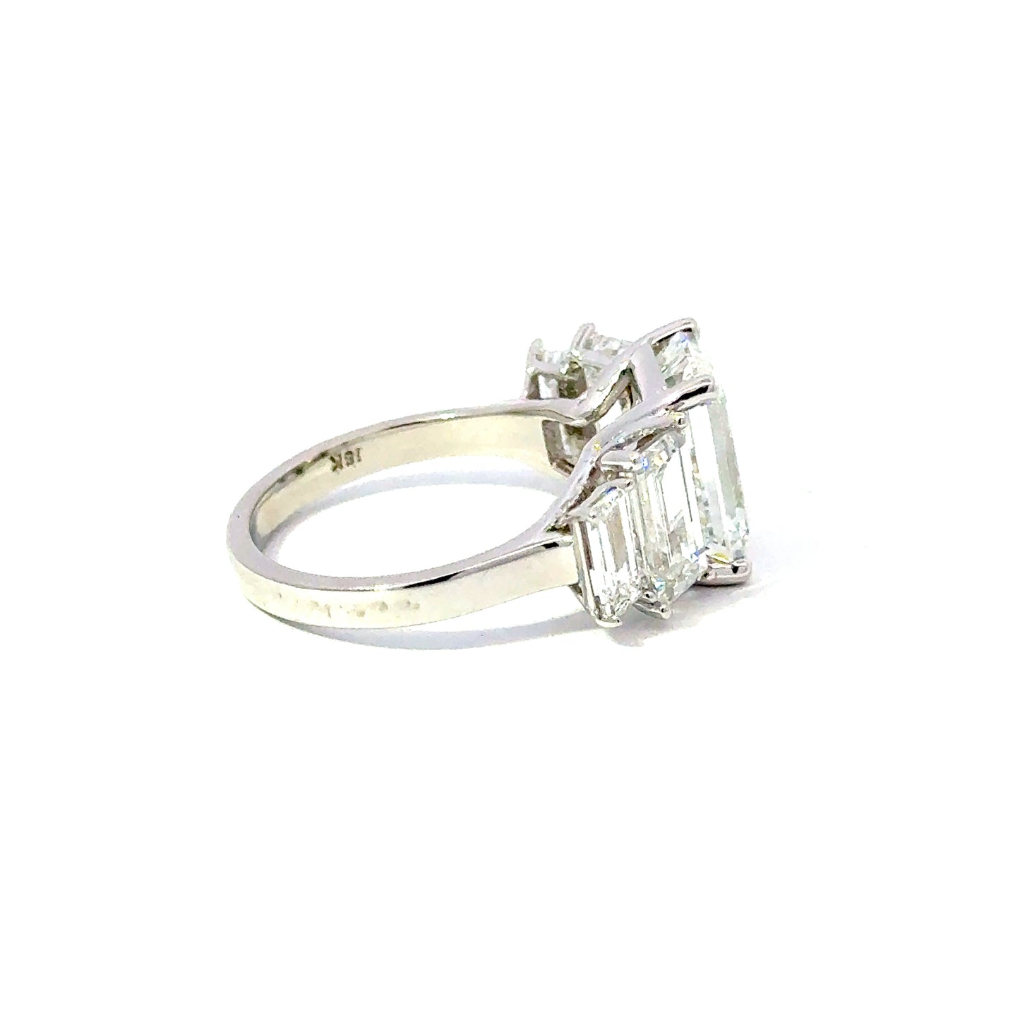 A STATEMENT OF TRUE LUXURY ✨Emerald Lab Grown Diamond  6.9 CT IGI certified Ring